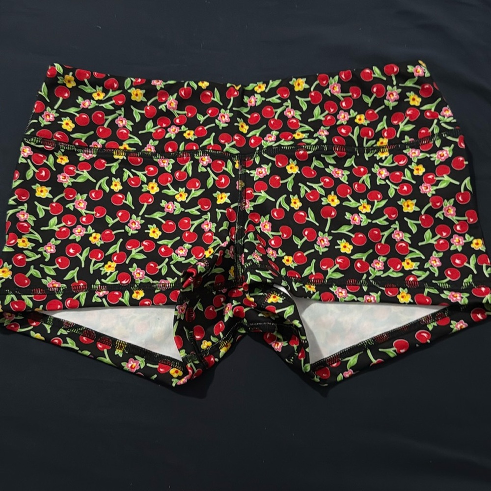FLEO shorts